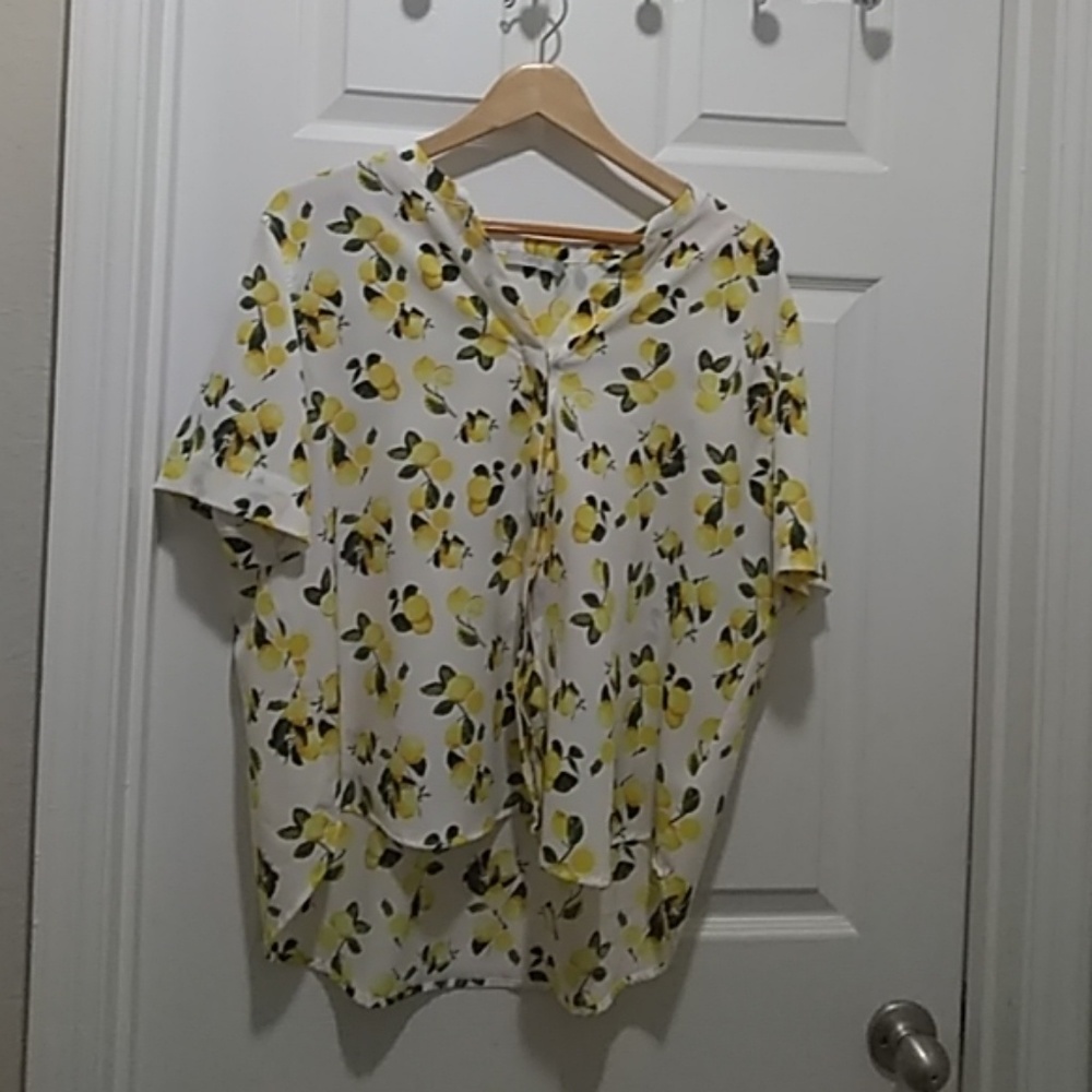 ⭐Dalia XL  top with Lemon Print